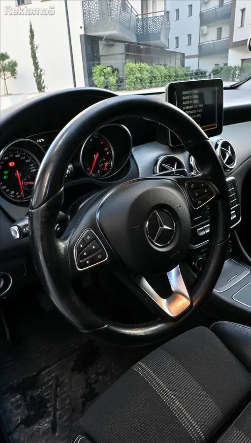Mercedes-Benz GLA 200 d (2017) – Автоматик – LED / Камера /