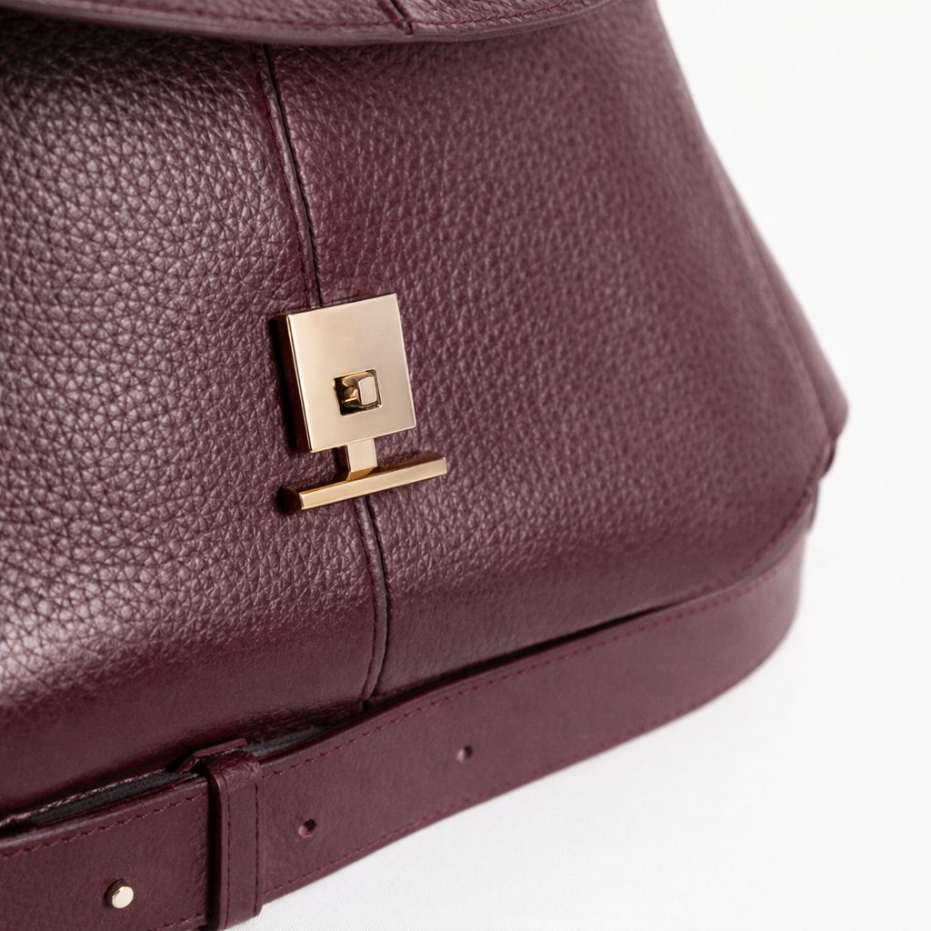 Buffalo:Leon Burgundy