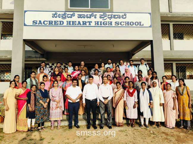Al Meets the Classroom: SMSSS & MCES organises training for teachers