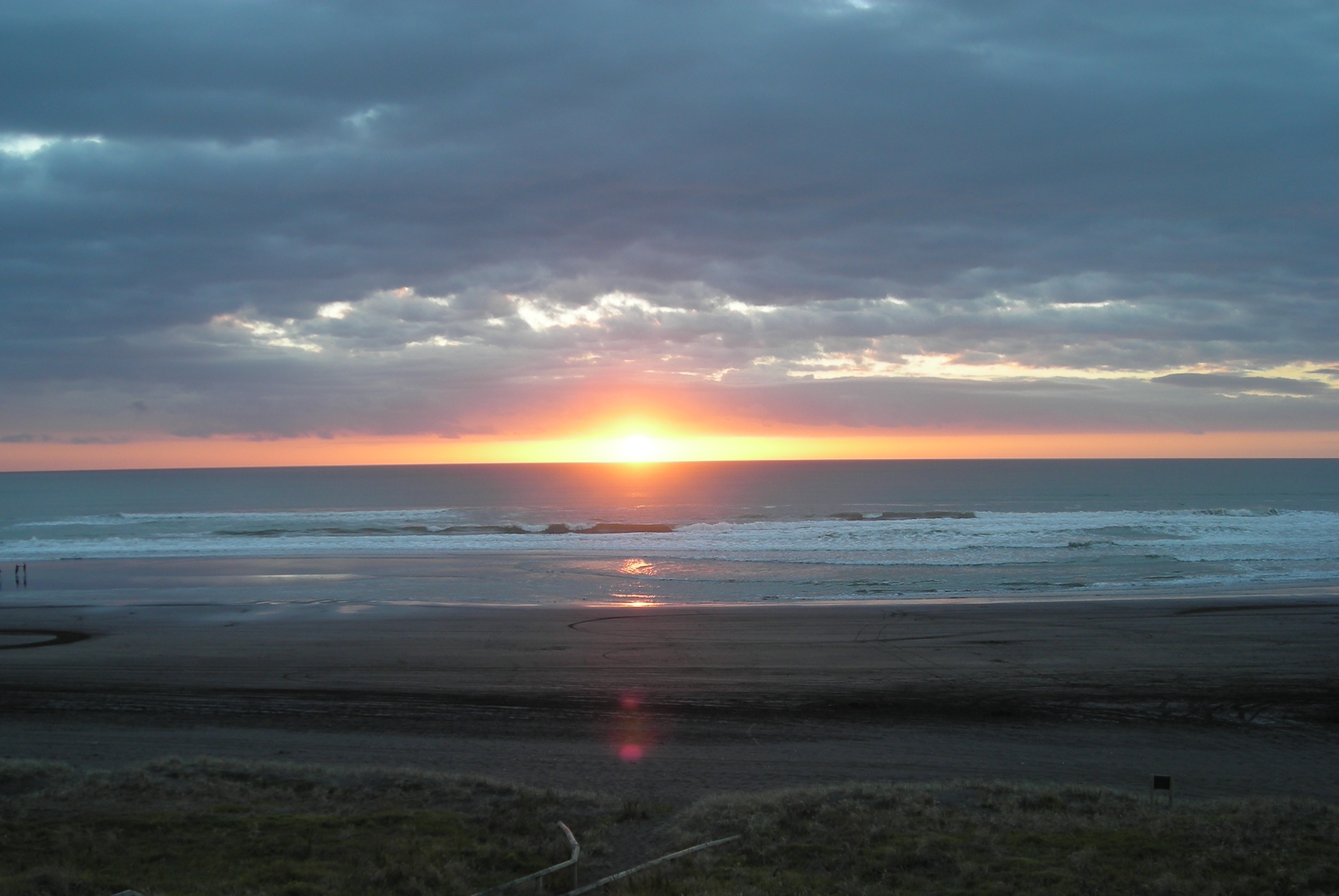 Karioitahi Beach