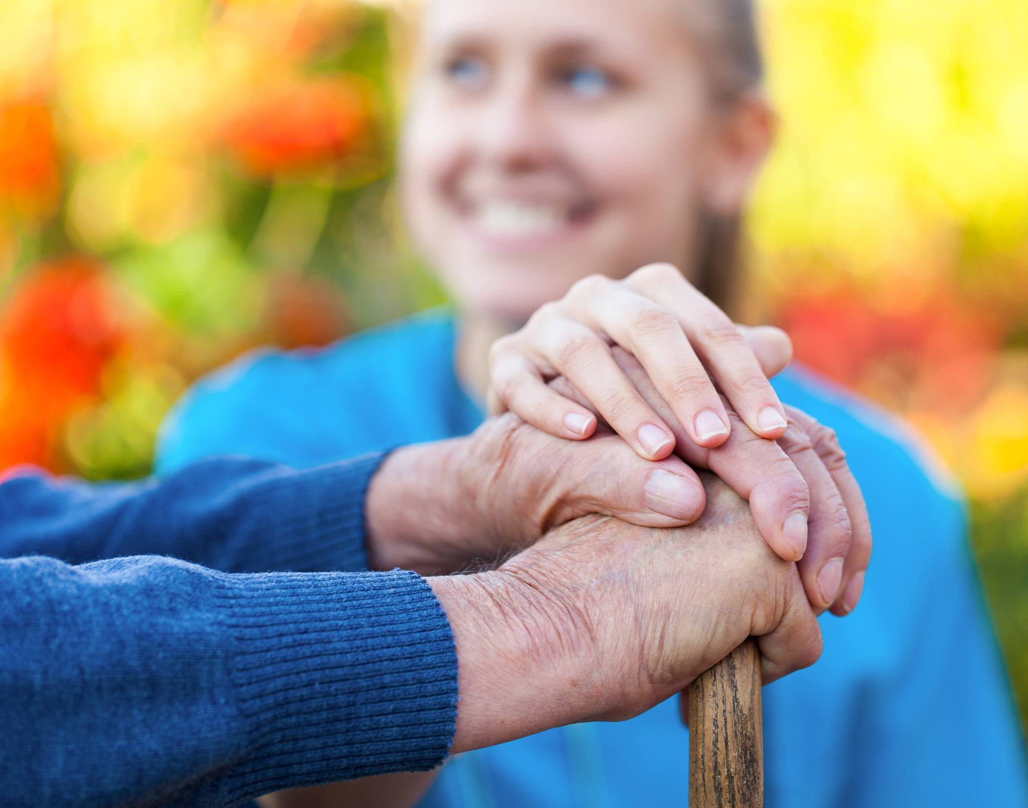 Caregiver familiari, l’esercito invisibile ancora senza tutele