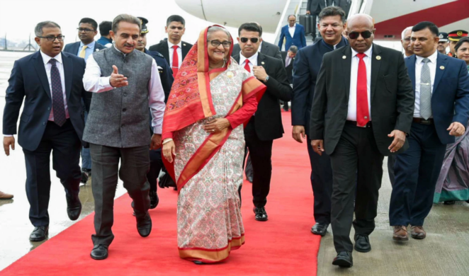 Sheikh Hasina left Dhaka amid Bangladesh Violence, protesters entered Prime Minister's residence, is