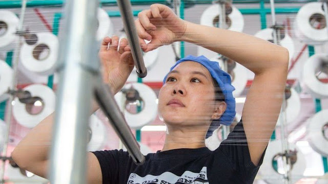 China Reduces Key Interest Rate in Response to Stalling Economic Recovery