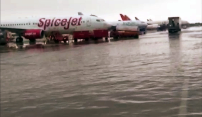 Bengal: Flight services suspended due to waterlogging at KNI airport
