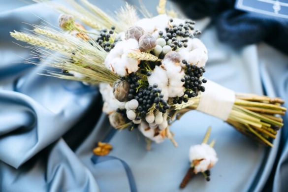 The Numerous Benefits of Wood Flowers for Weddings 