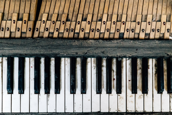 Master the Keys: Using Social Media for Piano Lessons