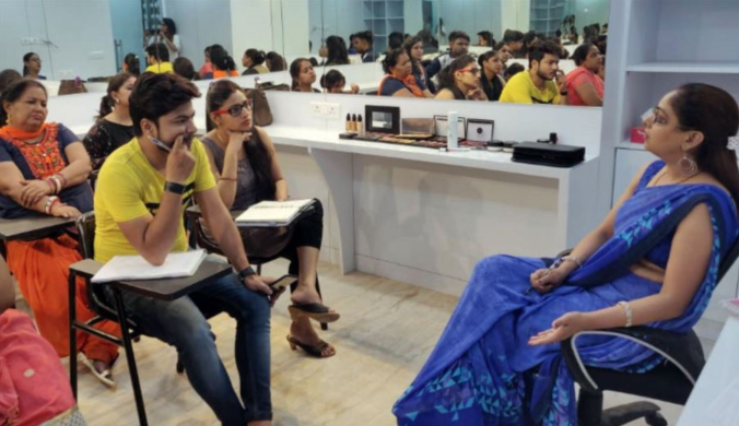 Tips on Selecting a Beauty School for a Prosperous Career