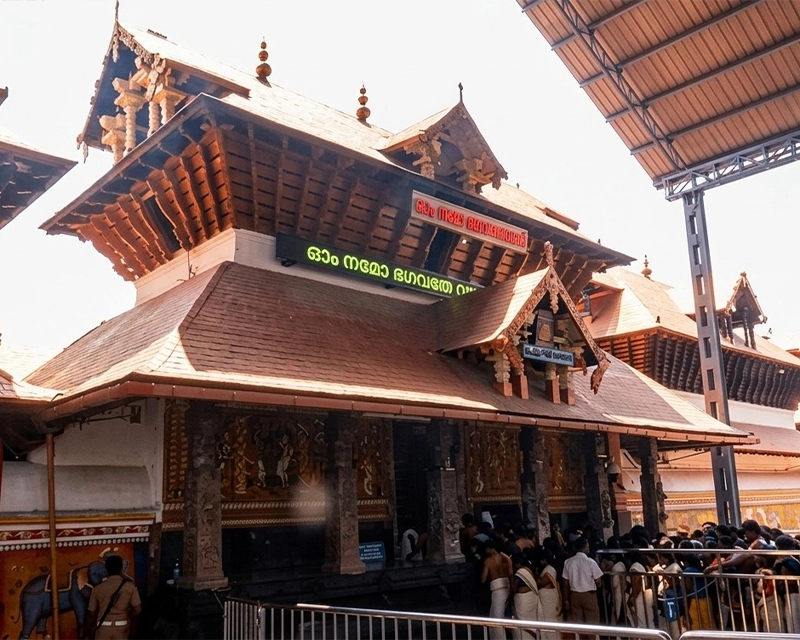 Guruvayur Temple Timings, Pooja, Dress Code & Darshan Guide