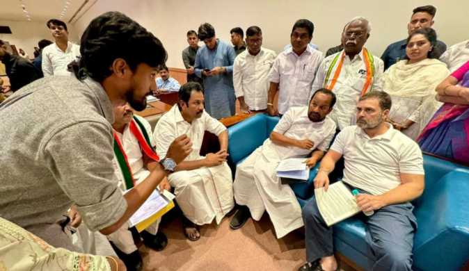 Round of reconciliation continues, Rahul Gandhi meets fishermen's delegation at Parliament House