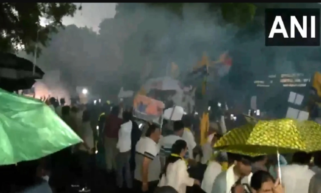 Is Kejriwal's arrival from Tihar more important than Shri Ram's arrival? AAP, which banned firecrack