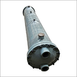 Which is better air cooled or water cooled condenser?
