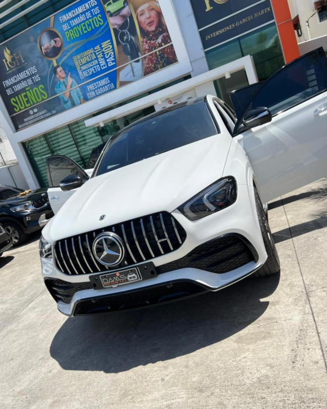 Servicios de alquiler de coches de lujo en línea | Damsrentacar.com