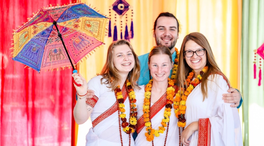 200 hour Yoga TTC in Rishikesh