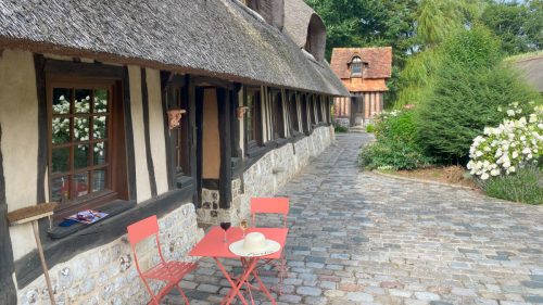 About Exploring Normandie’s Coastline: Beaches, Cliffs