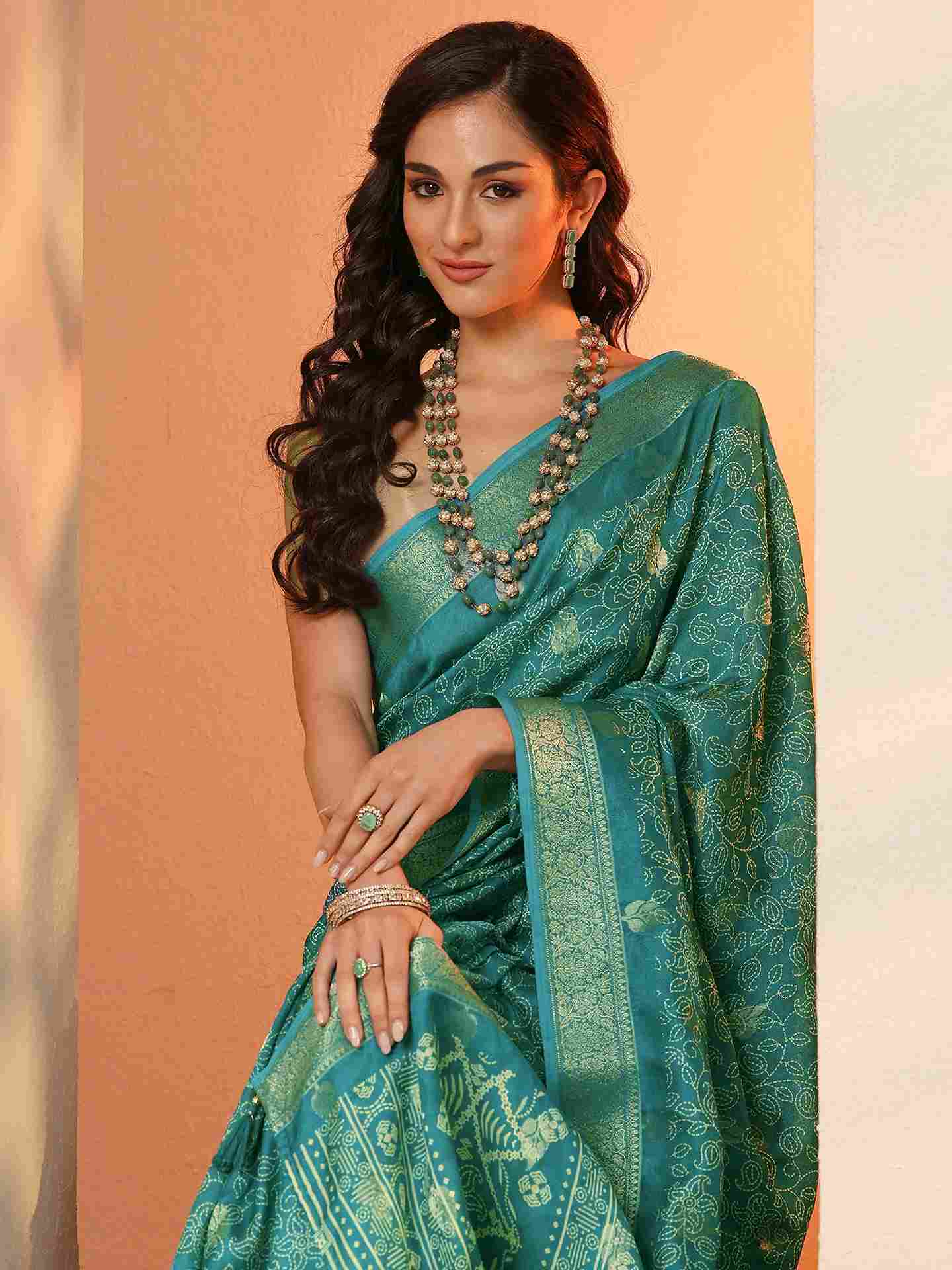 Discover Elegant Charm of Silk Sarees with Libas!