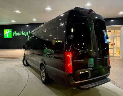 Luxury Limo Service to LaGuardia Airport: Your Hassle-Free Travel Solution