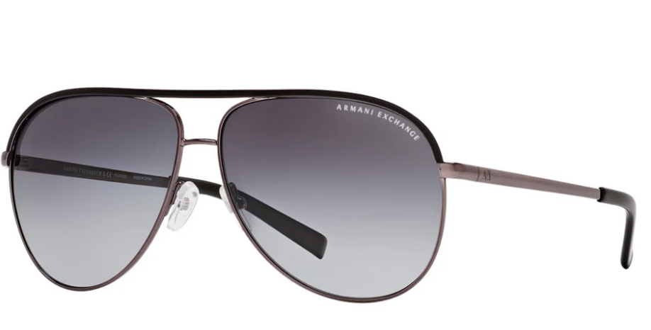  Does Burberry sell polarized lenses in its eyewear line?