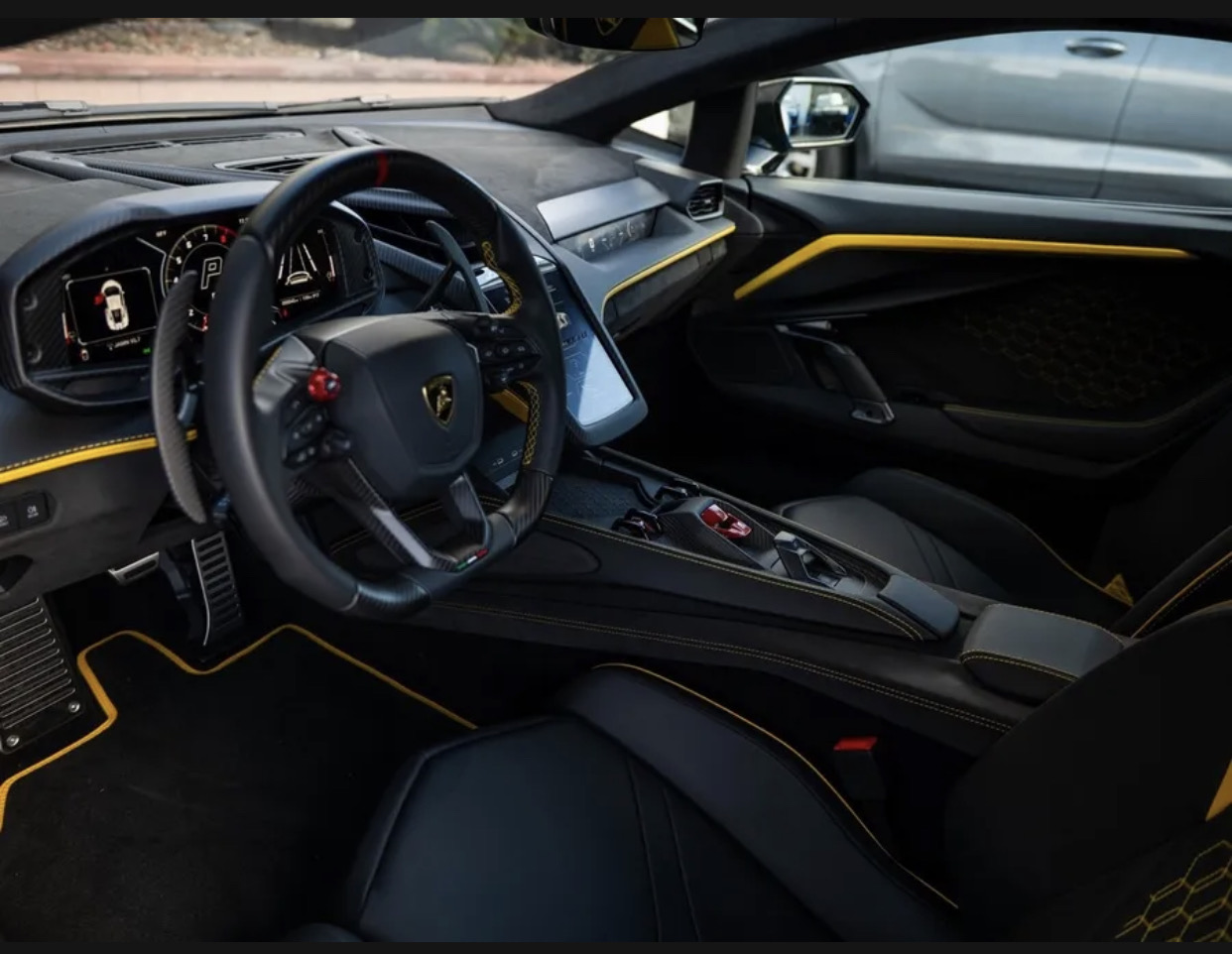 2025 Lamborghini Revuelto