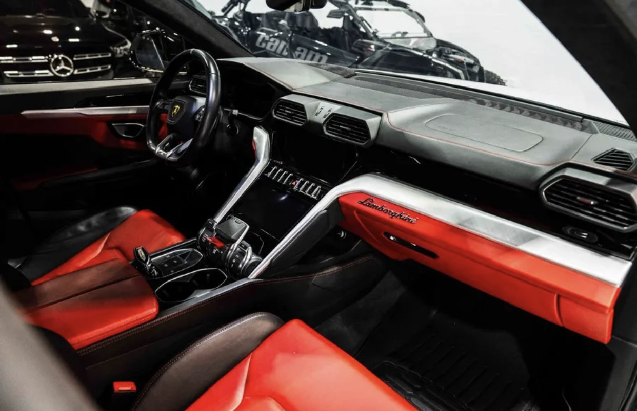 2022 Lamborghini Urus Sport Utility 4D