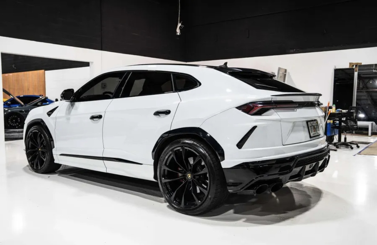 2022 Lamborghini Urus Sport Utility 4D
