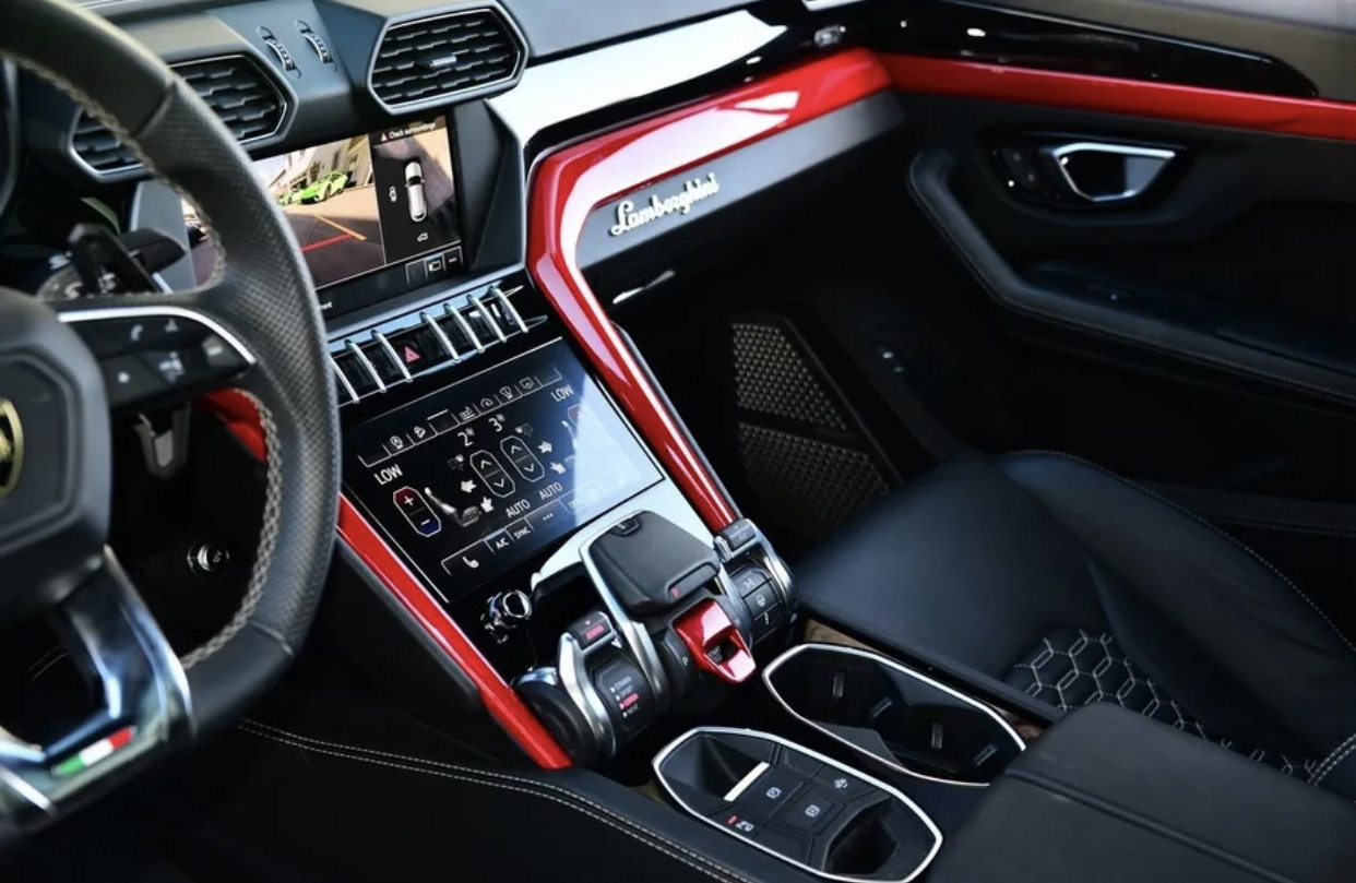 2019 Lamborghini Urus Base