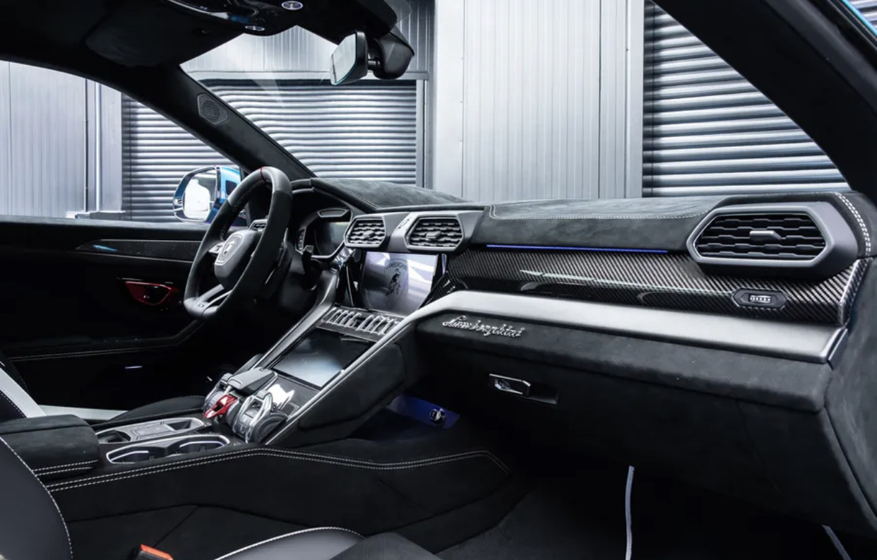 2025 Lamborghini Urus Performante