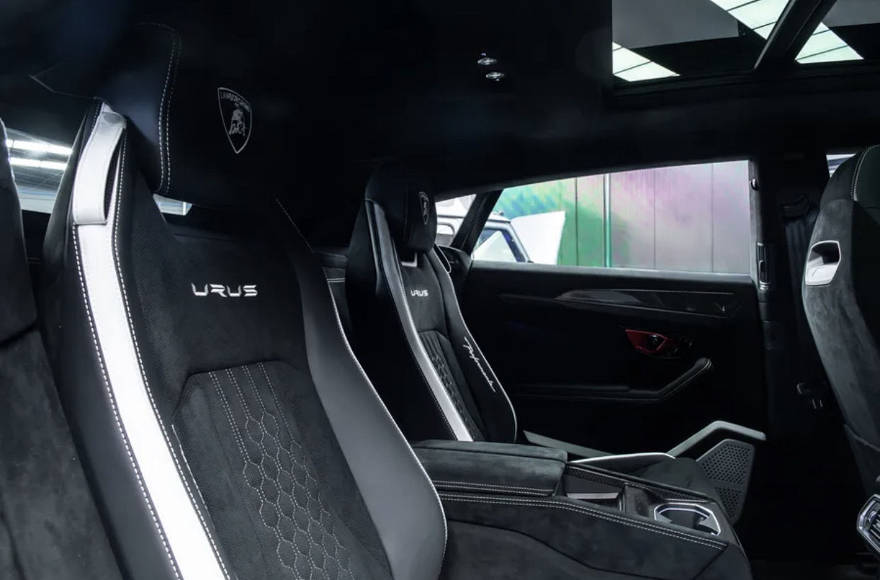 2025 Lamborghini Urus Performante