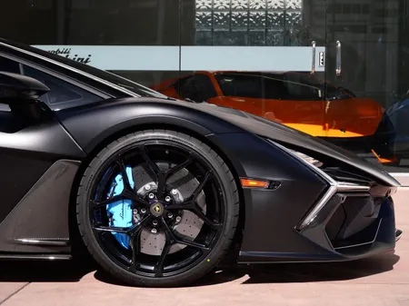 2025 Lamborghini Revuelto Base