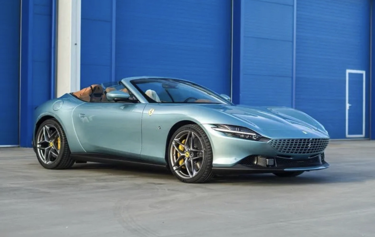 2025 Ferrari Roma Spider