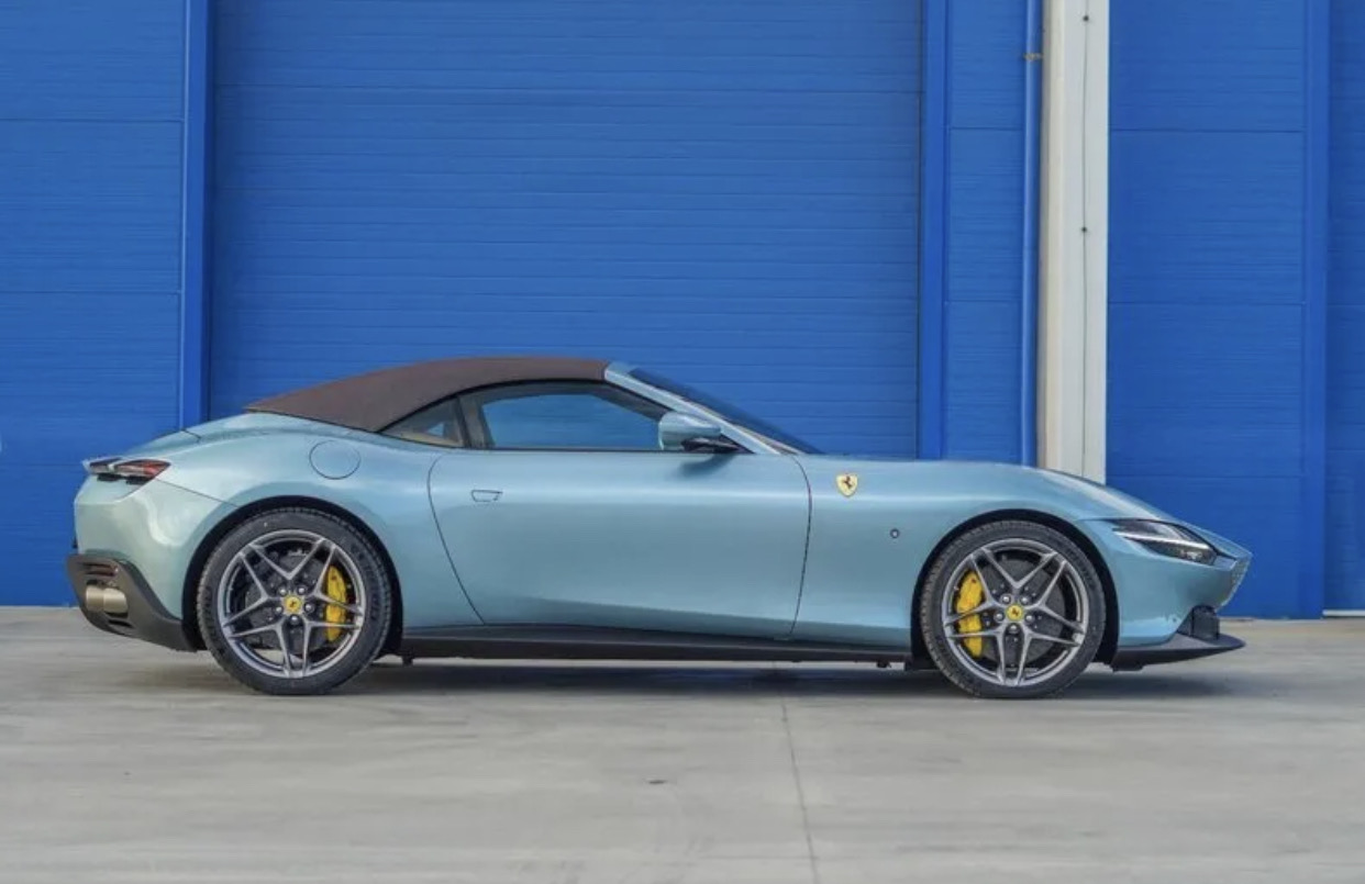2025 Ferrari Roma Spider