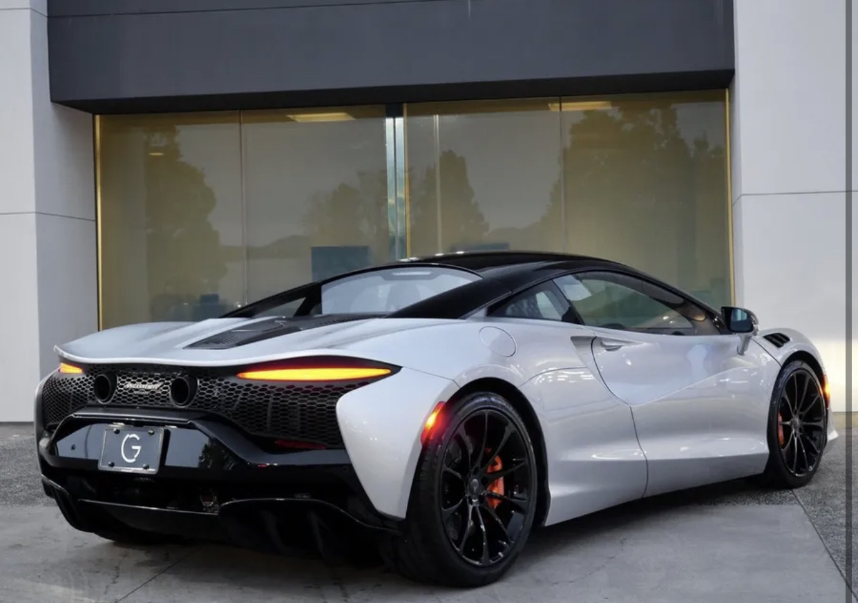 2026 McLaren Artura