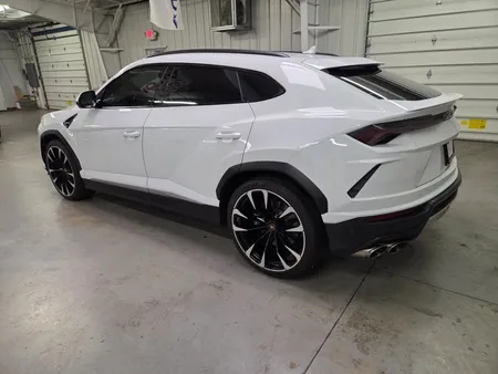 2020 Lamborghini Urus 