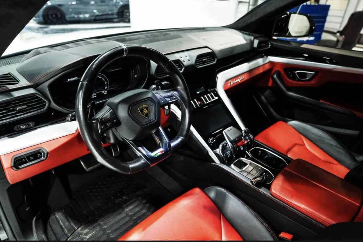 2022 Lamborghini Urus Sport Utility 4D