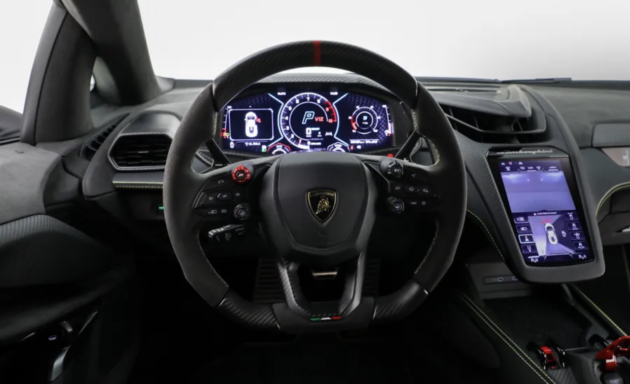 2025 Lamborghini Revuelto