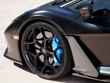 2025 Lamborghini Revuelto Base