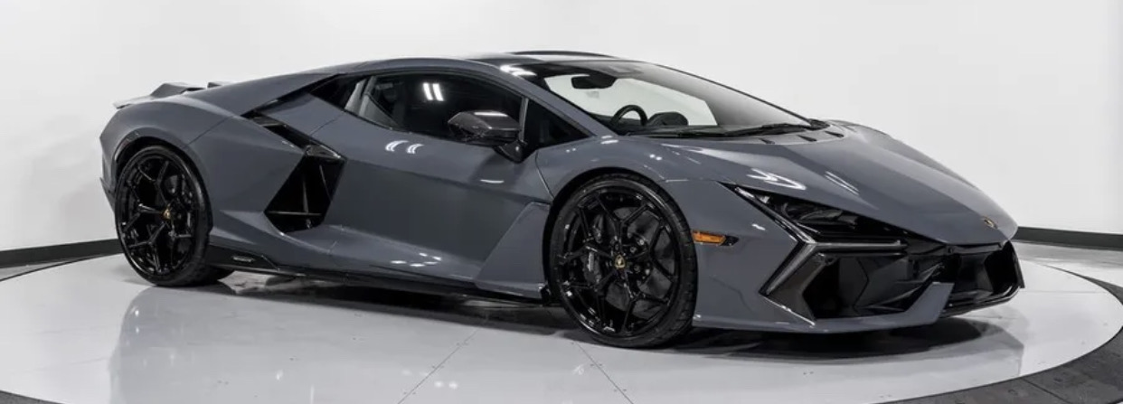 2026 Lamborghini Revuelto