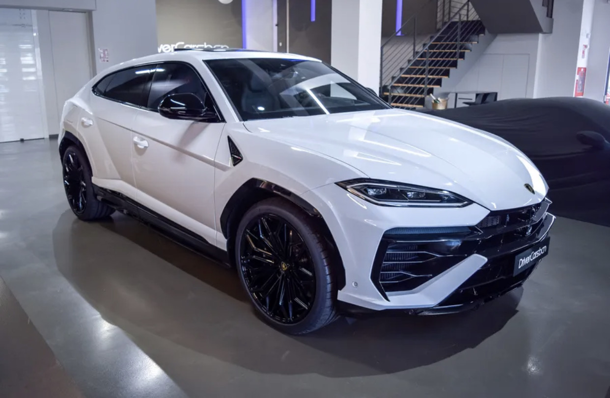 2026 Lamborghini Urus SE