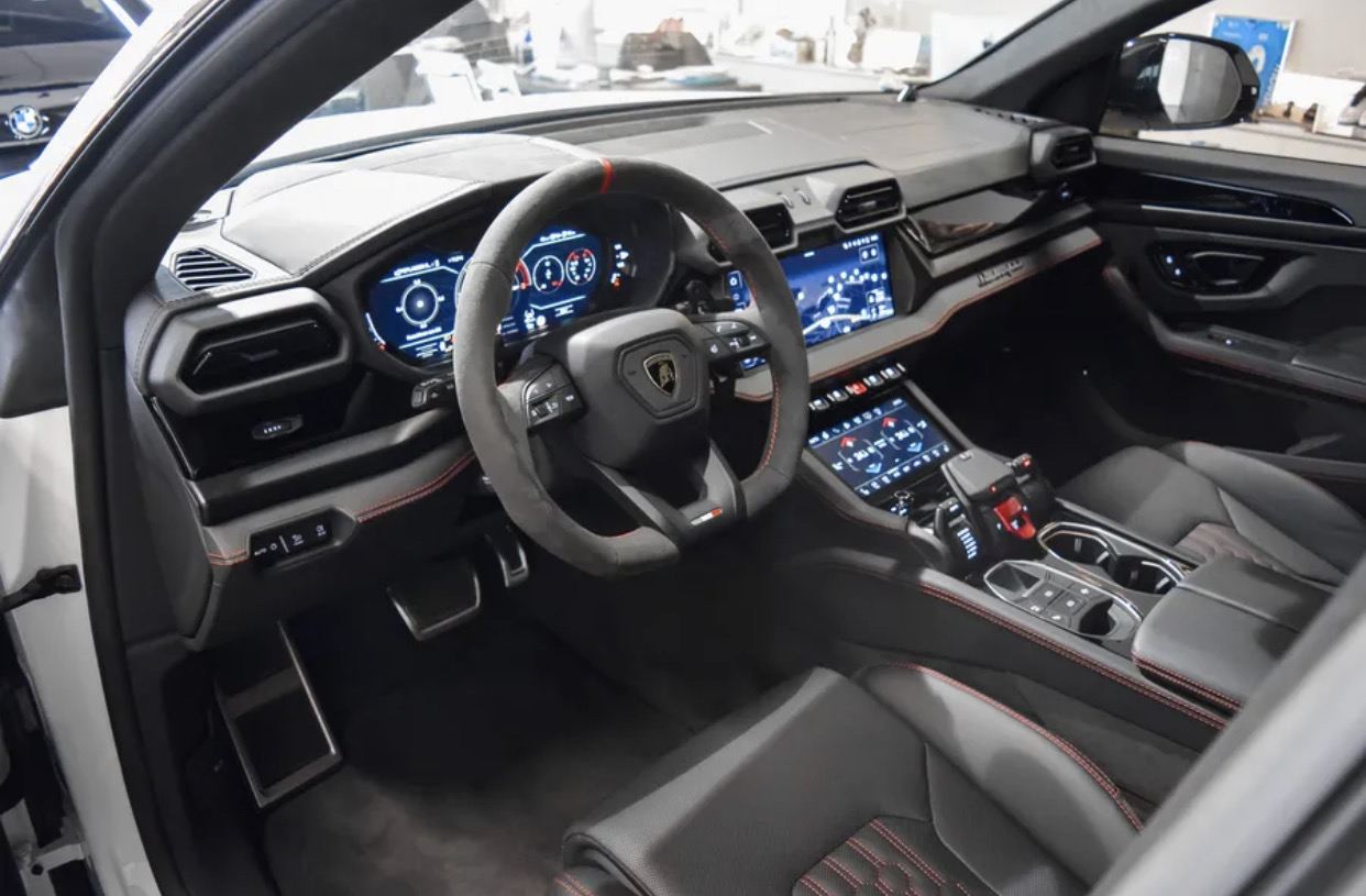 2026 Lamborghini Urus SE