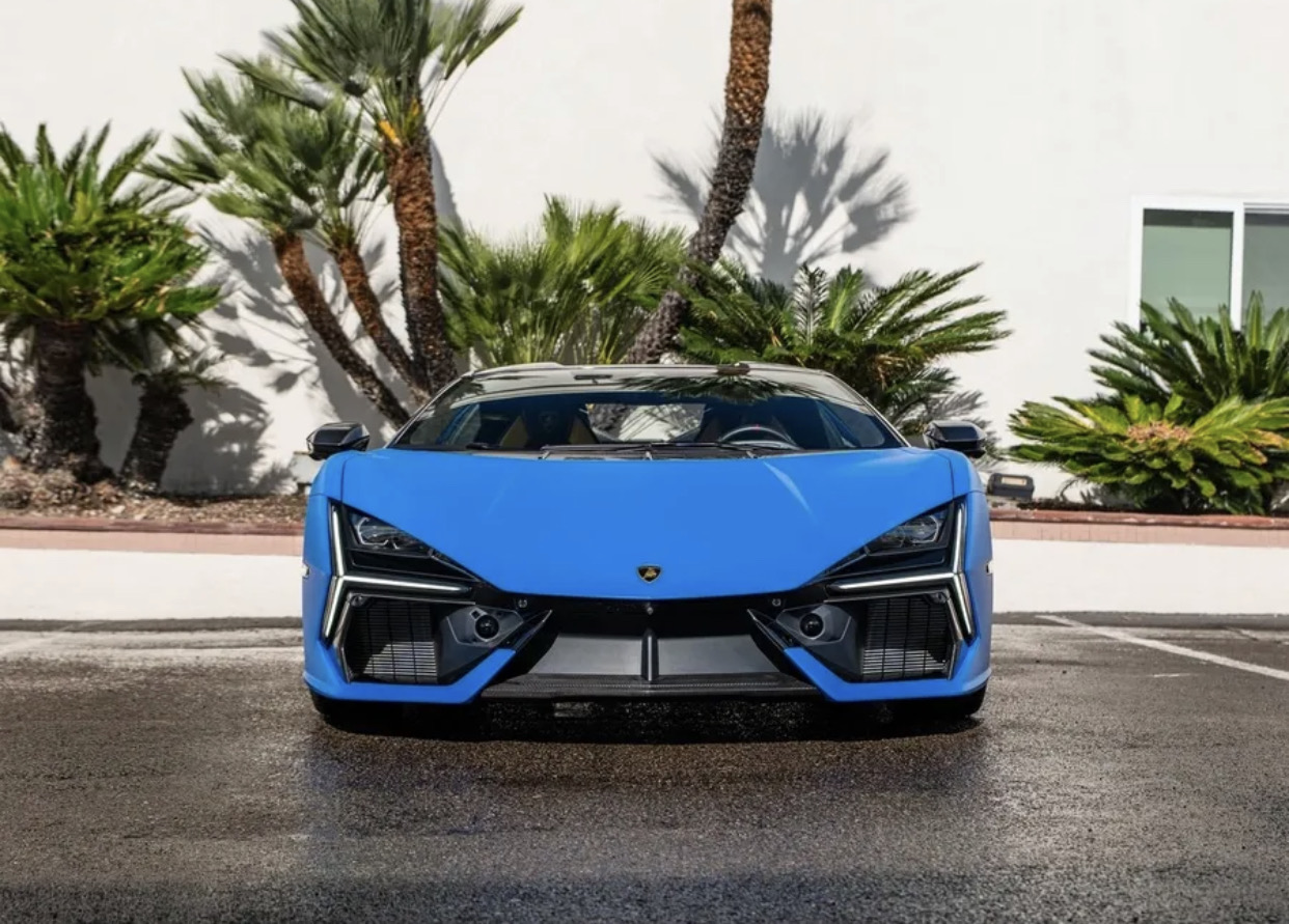 2025 Lamborghini Revuelto