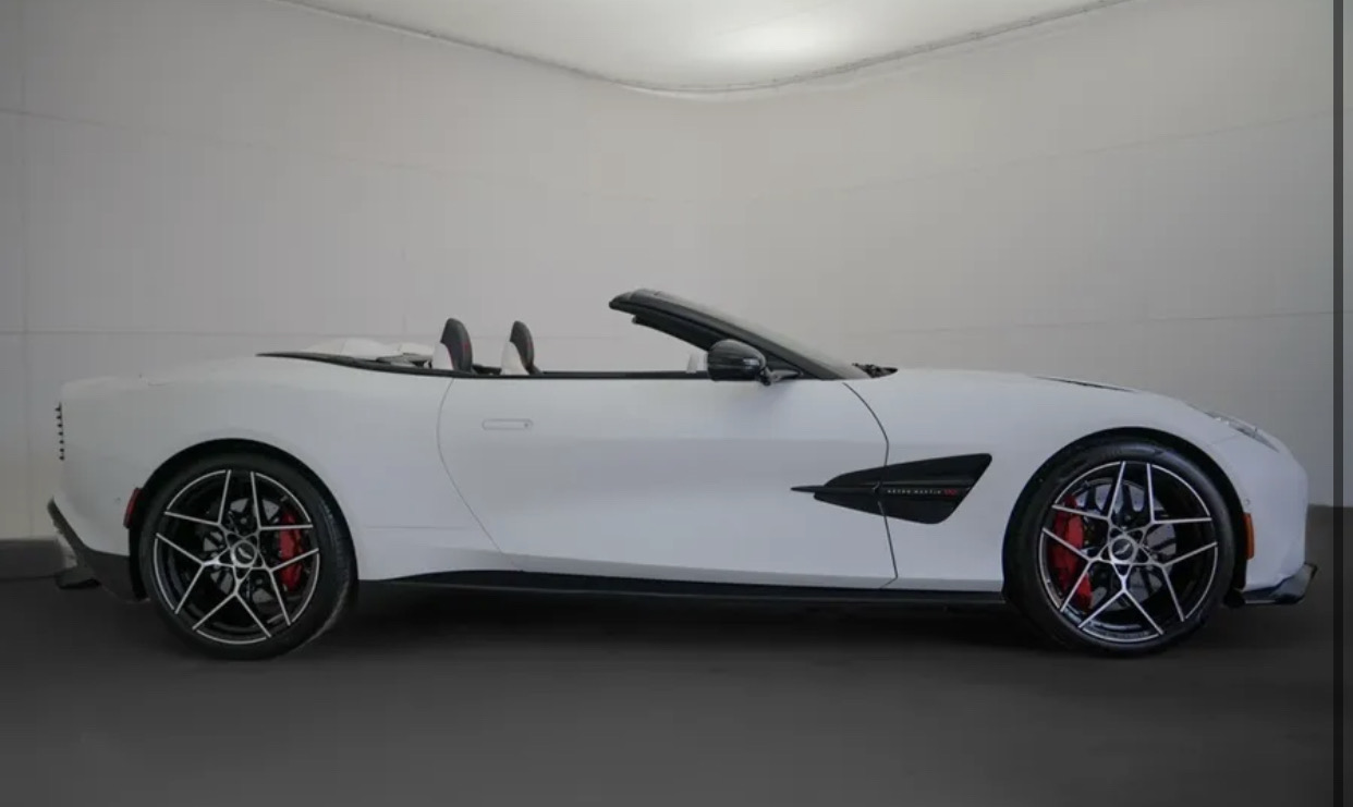 2026 Aston Martin Vanquish Volante