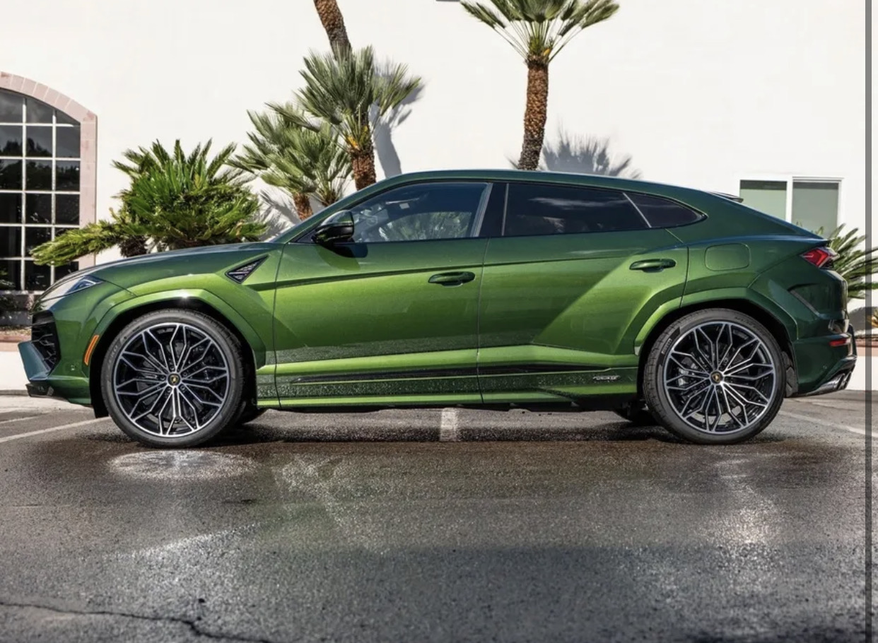 2026 Lamborghini Urus SE