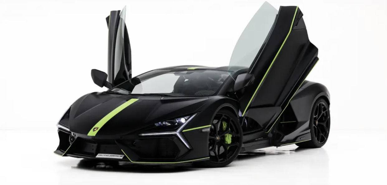 2025 Lamborghini Revuelto