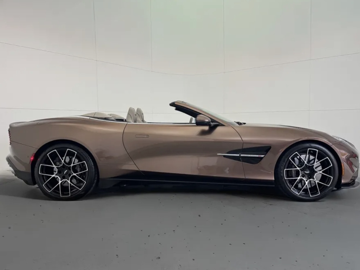 2026 Aston Martin Vanquish Volante