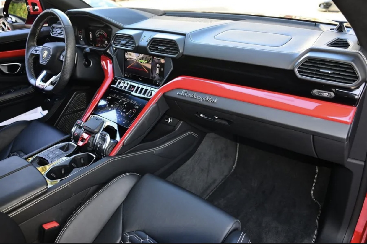 2019 Lamborghini Urus Base