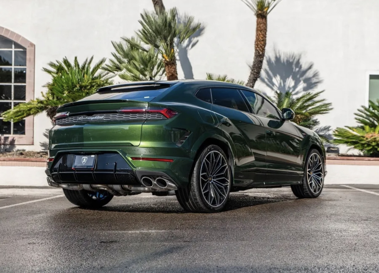 2026 Lamborghini Urus SE