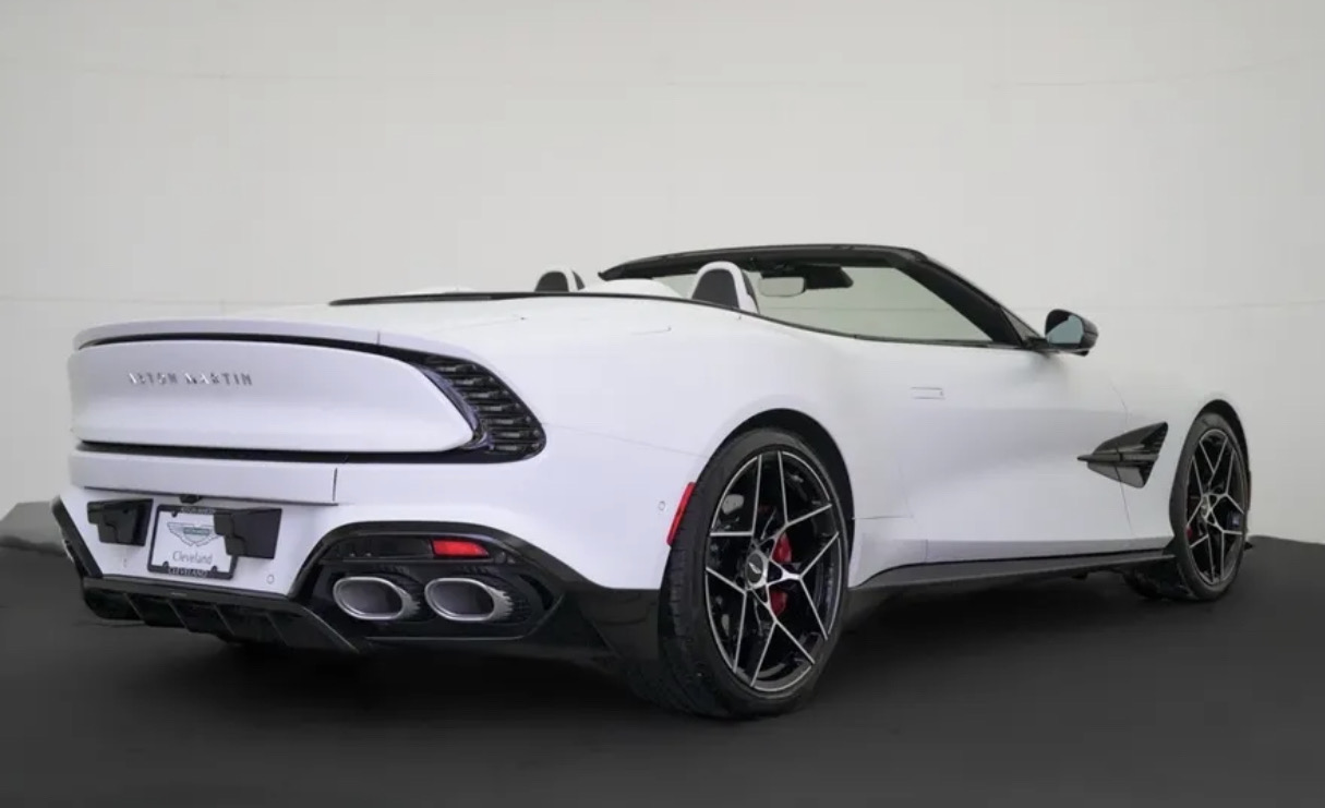 2026 Aston Martin Vanquish Volante