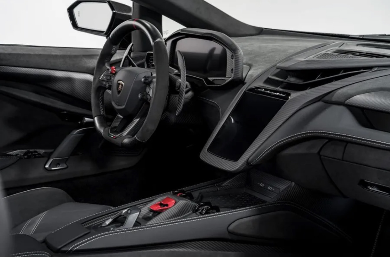 2026 Lamborghini Revuelto