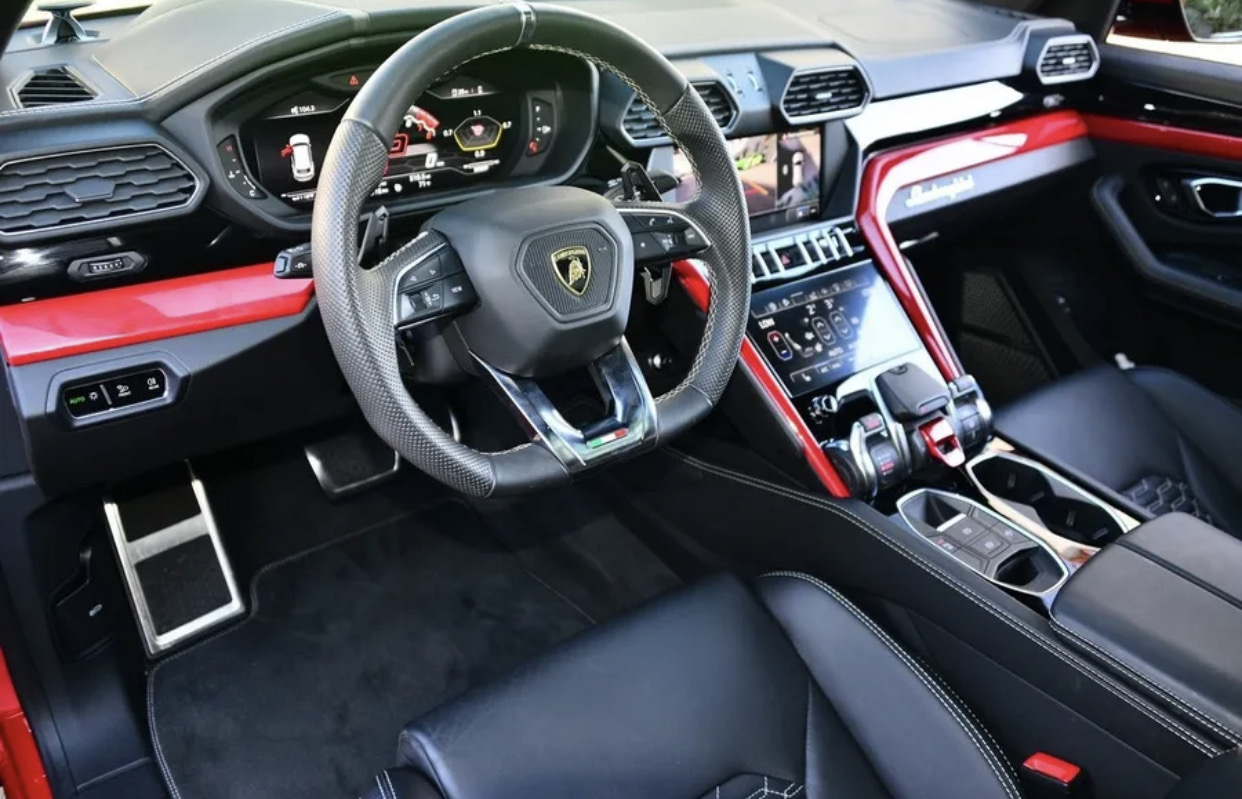 2019 Lamborghini Urus Base