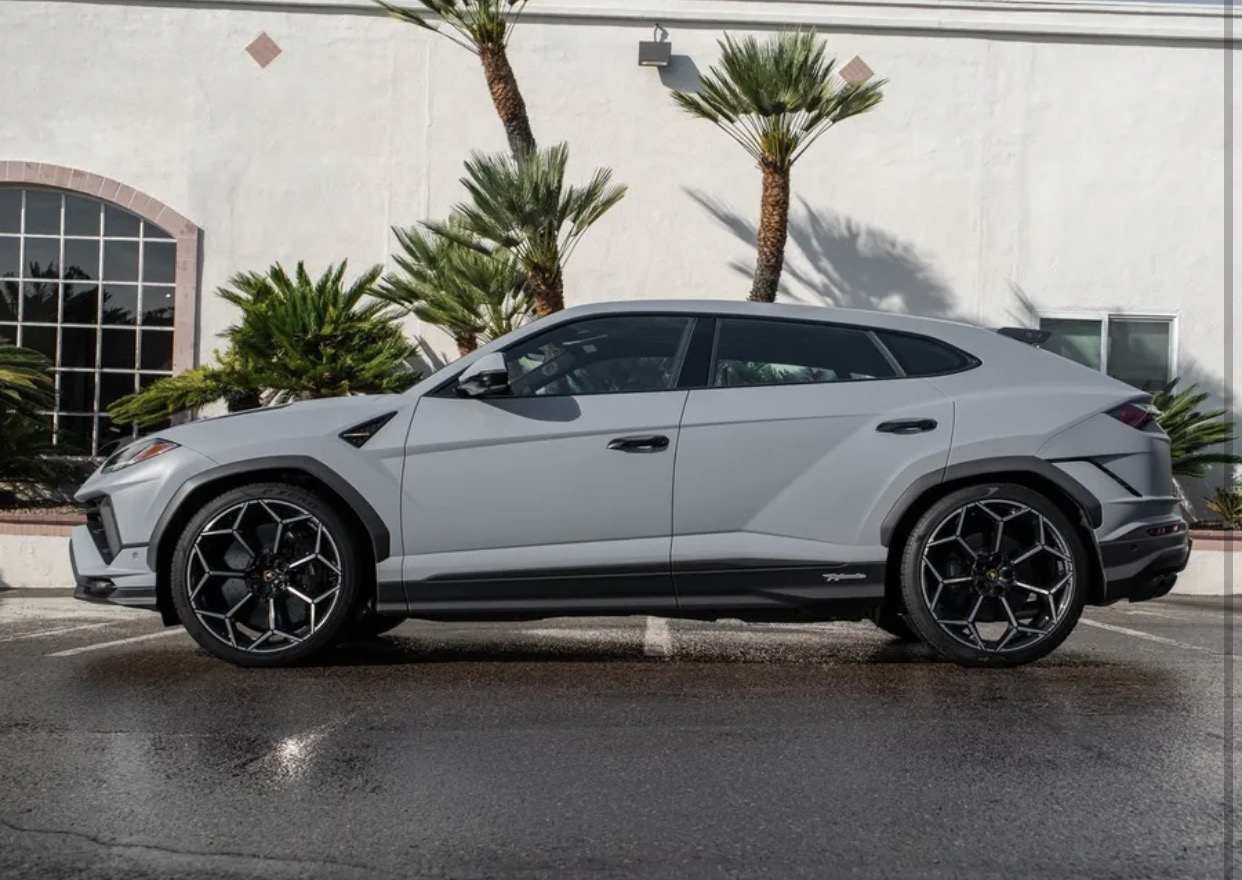 2024 Lamborghini Urus