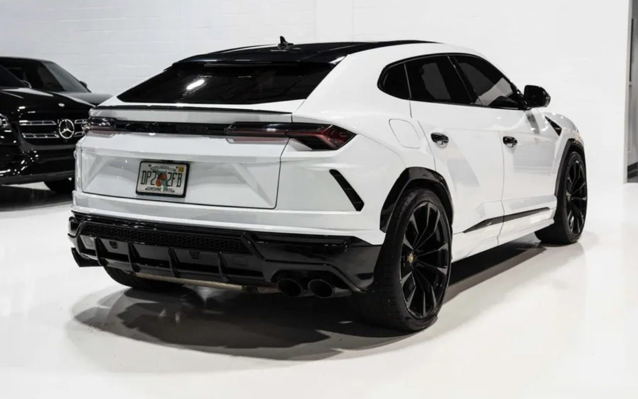 2022 Lamborghini Urus Sport Utility 4D